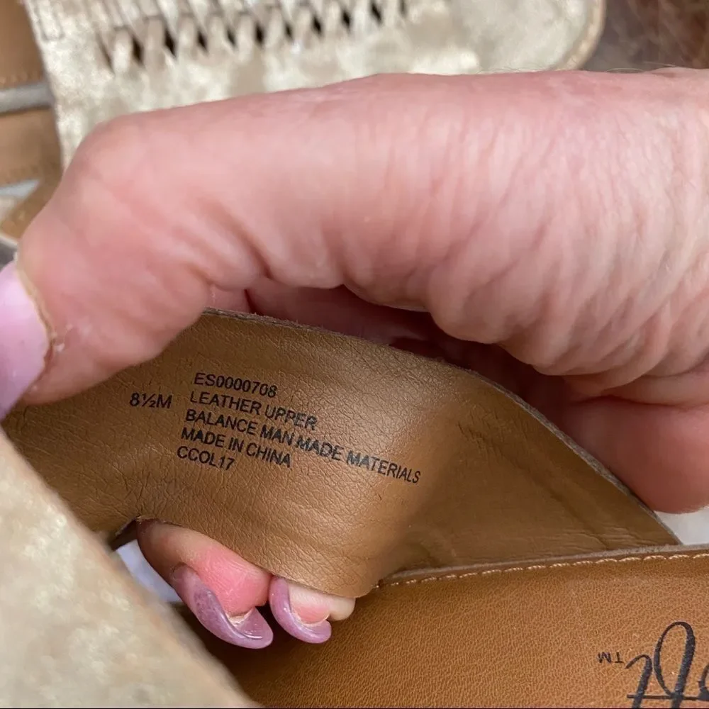 NWOB Euro By Sofft gold espadrille sandals 8 1/2 M